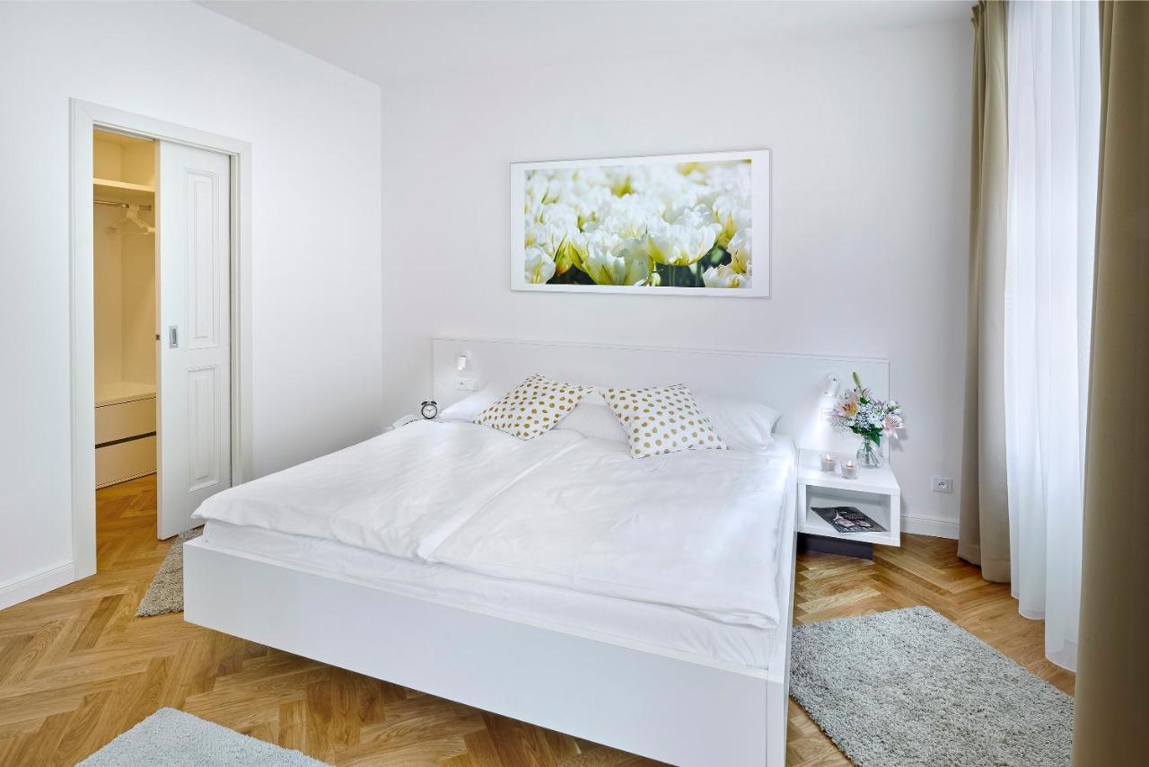 Downtown Suites Mala Strana Praha Eksteriør bilde